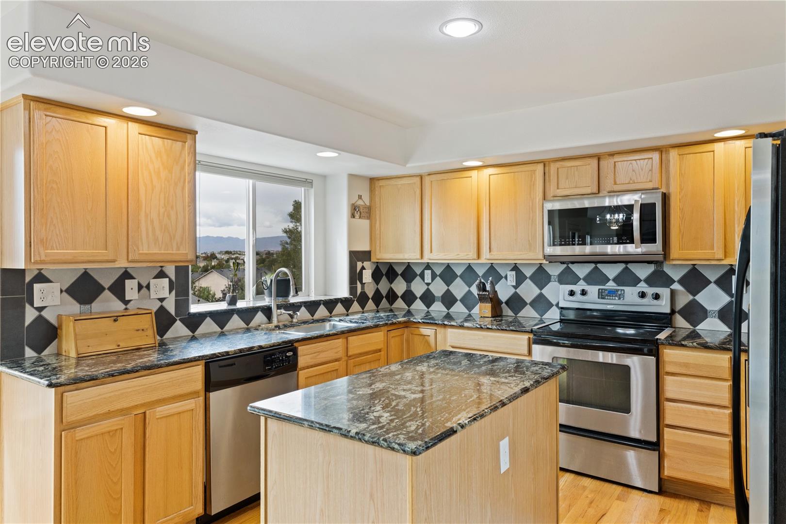 Photo 9 of 3916 Roan Drive, Colorado Springs