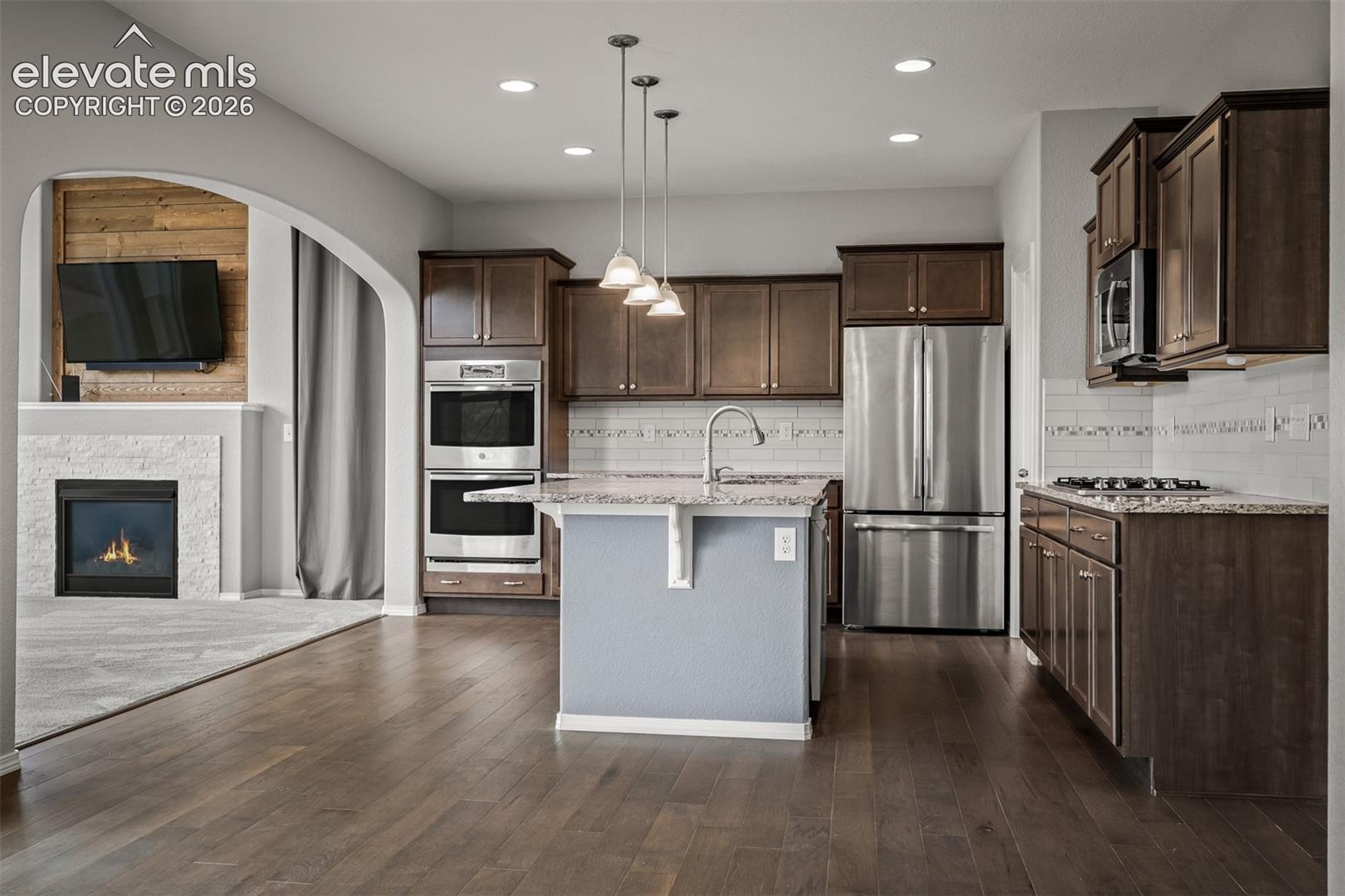 7242 Lewis Clark Trail