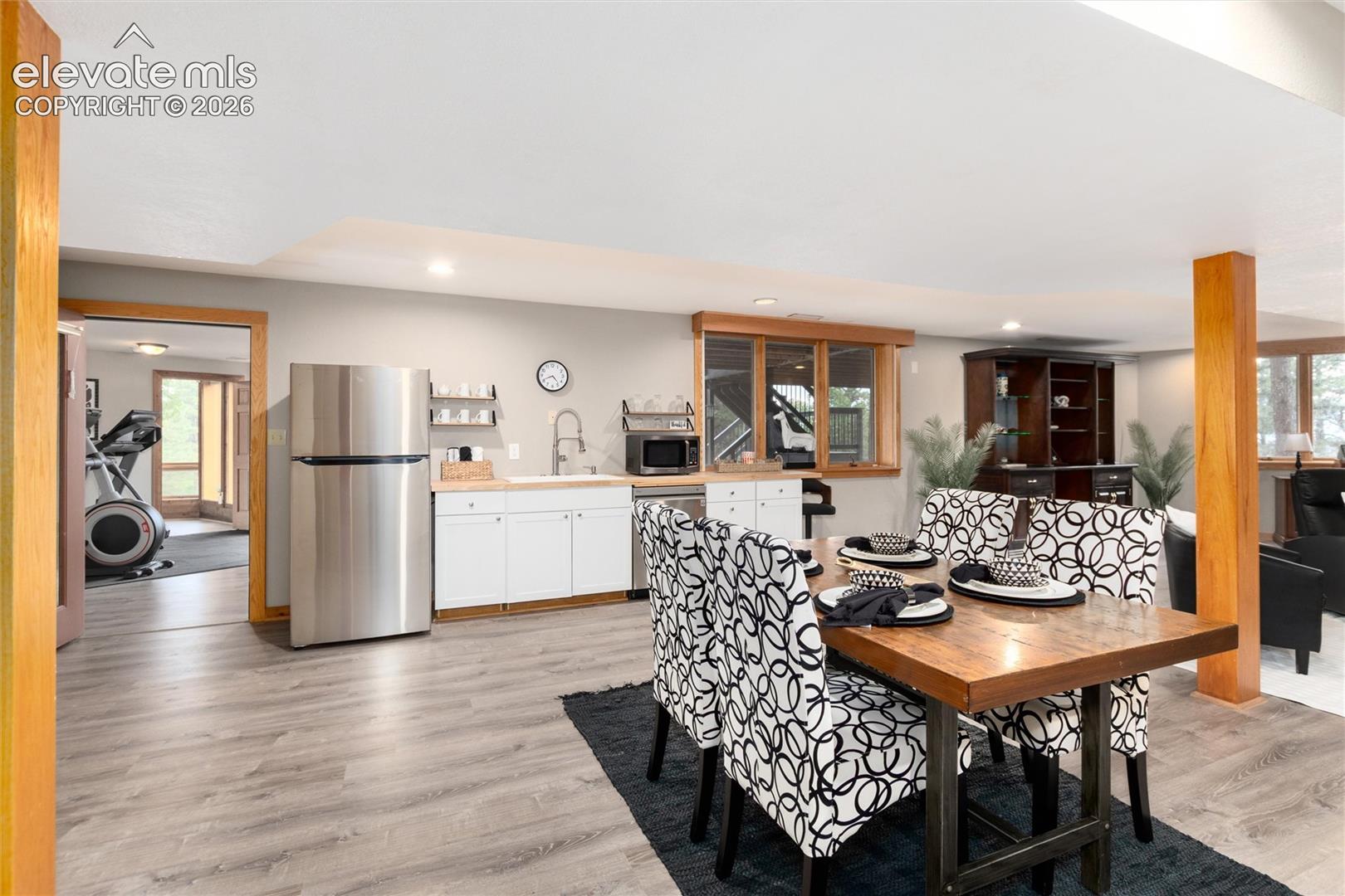 Lower lever living space 