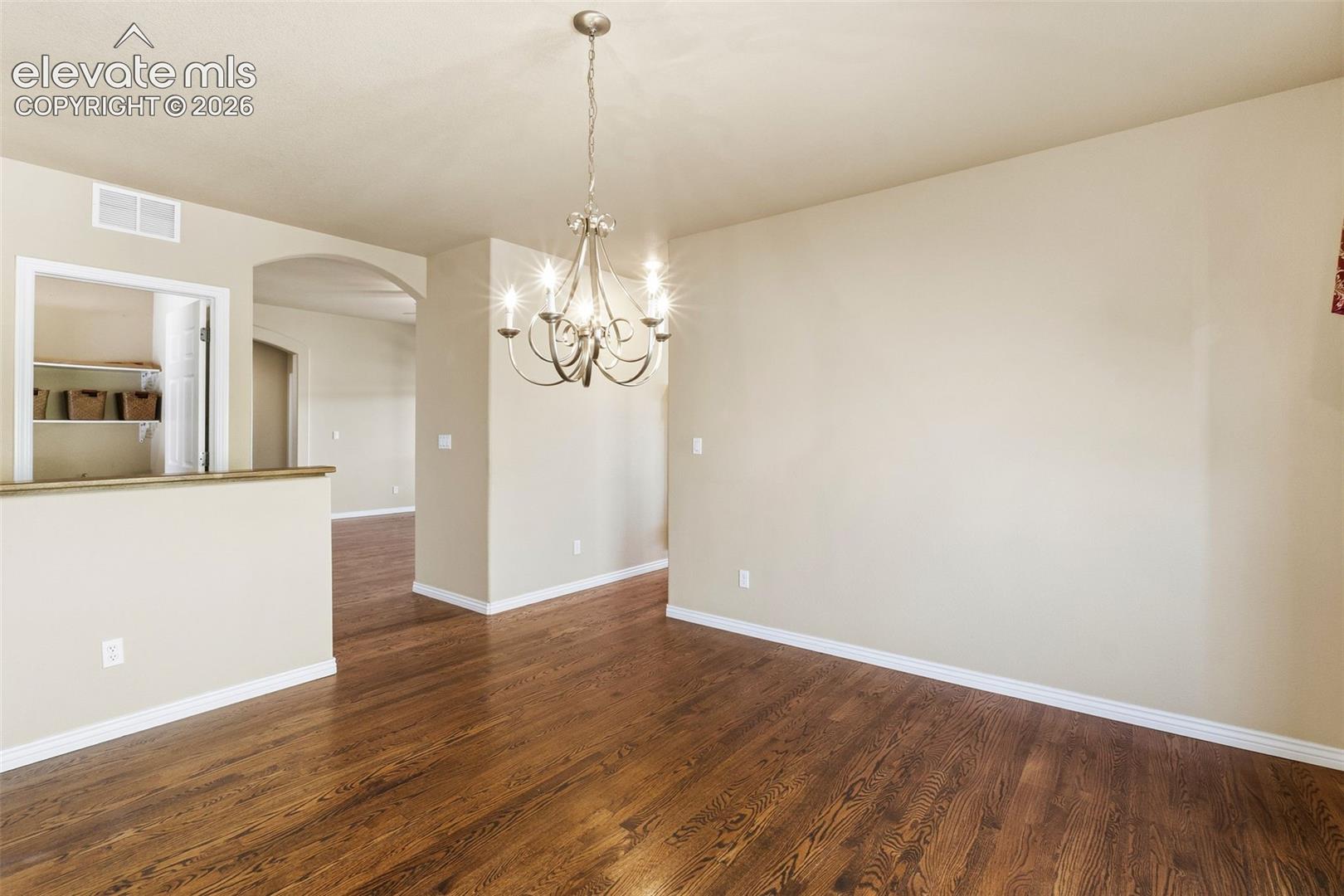 ADDITIONAL VIEW  OF THE DINING ROOM 