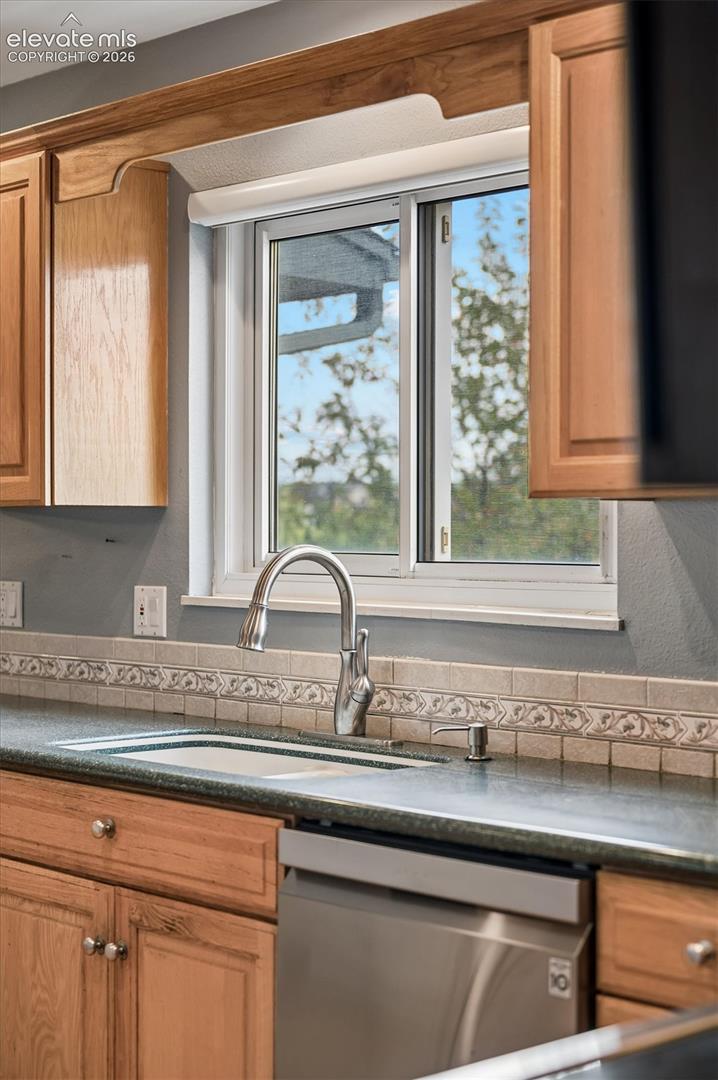 Photo 17 of 495 Guyout Ridge Court, Colorado Springs