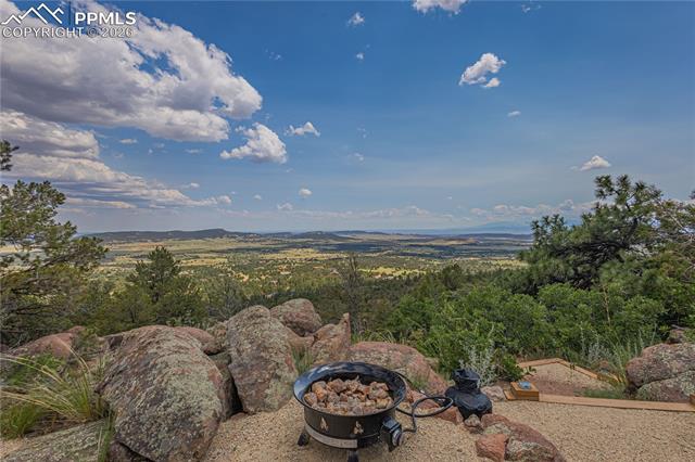 Seller viewing area at Cul De Sac
