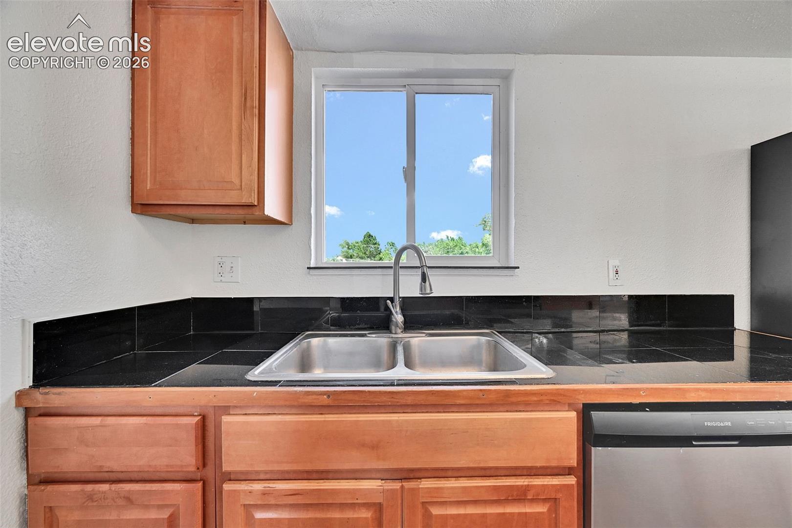 Photo 8 of 2133 Pepperwood Drive, Colorado Springs
