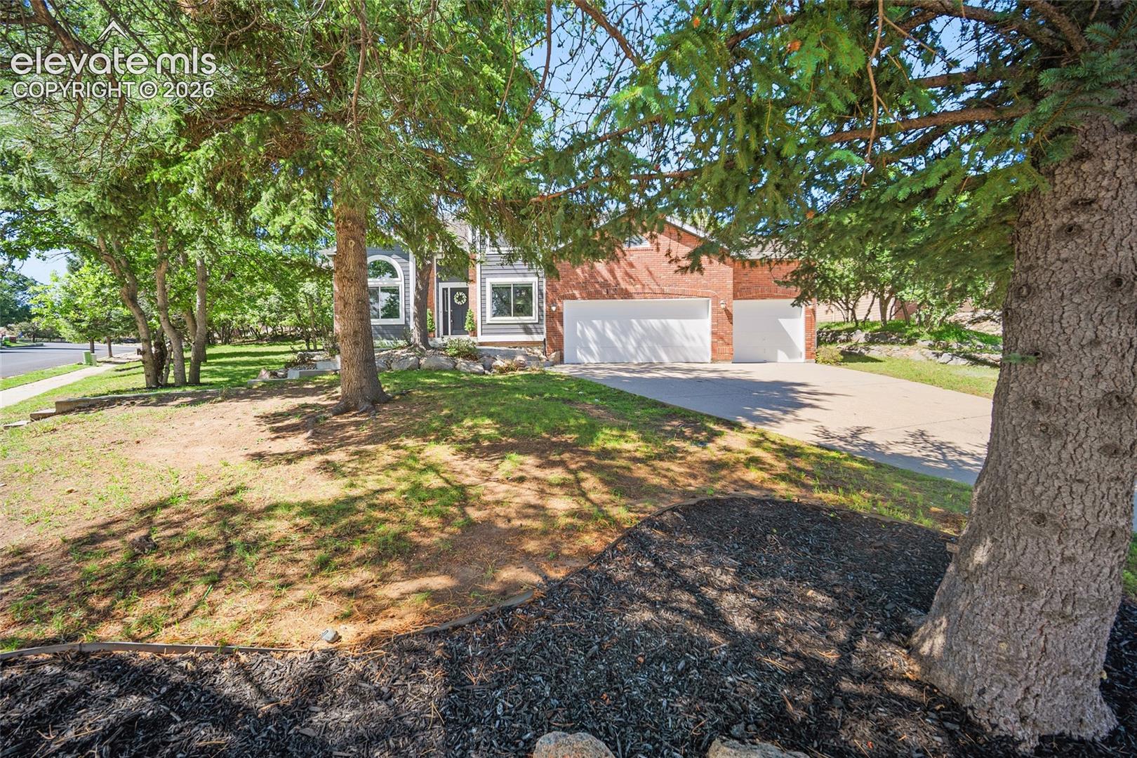 Corner 1/3 acre lot