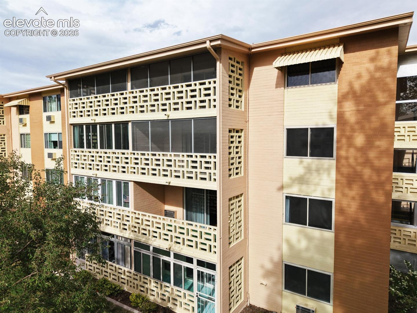 The home is on the 3rd floor and is screened in with included roller blinds for bright afternoon sunshine.