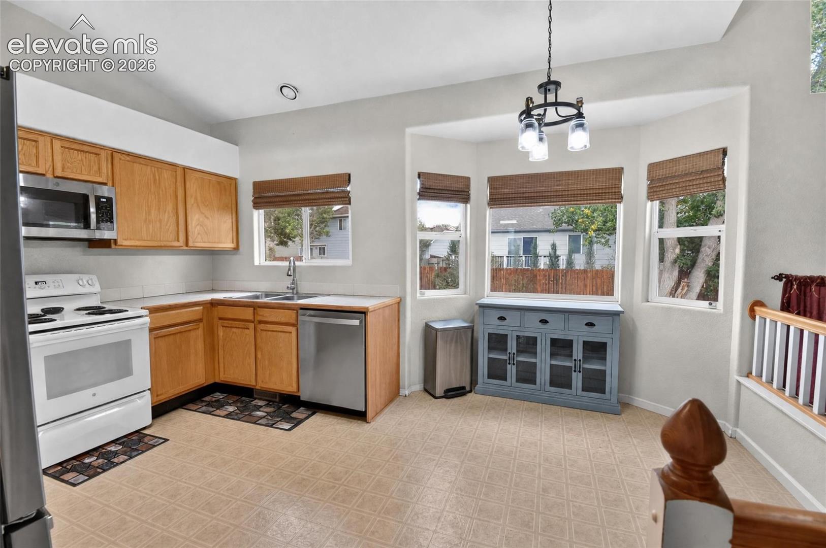 Photo 7 of 3347 Heather Glen Drive, Colorado Springs