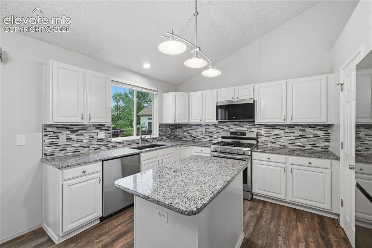 Photo 7 of 690 Snowpeak Court, Colorado Springs
