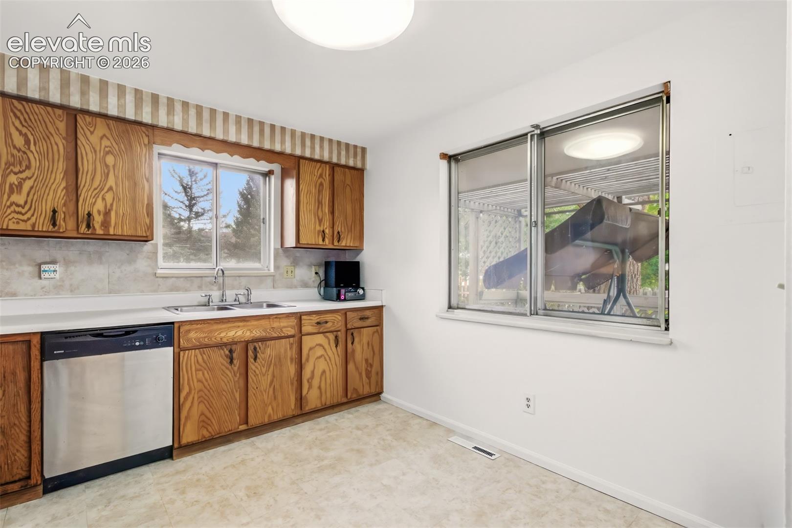 Photo 12 of 3615 Dundee Place, Colorado Springs