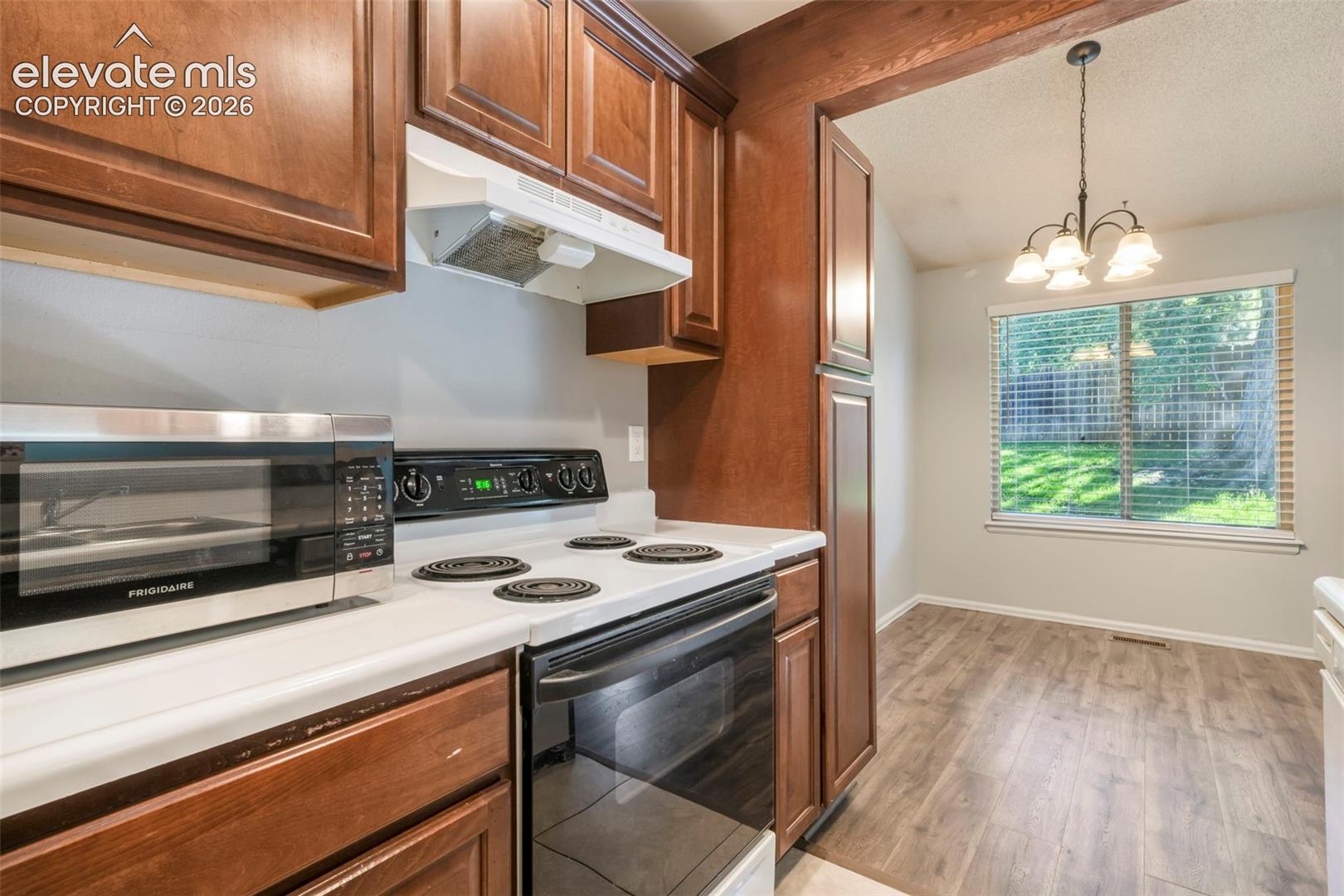 Photo 10 of 4547 Castlepoint Drive, Colorado Springs