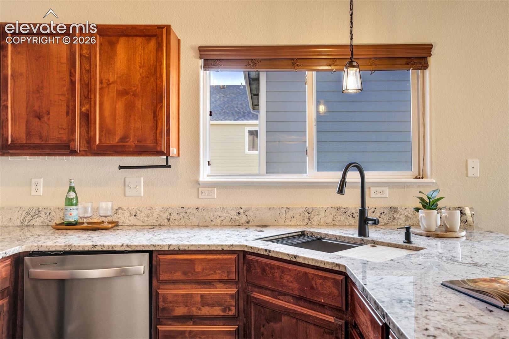 That single-bowl sink will change your life. 
