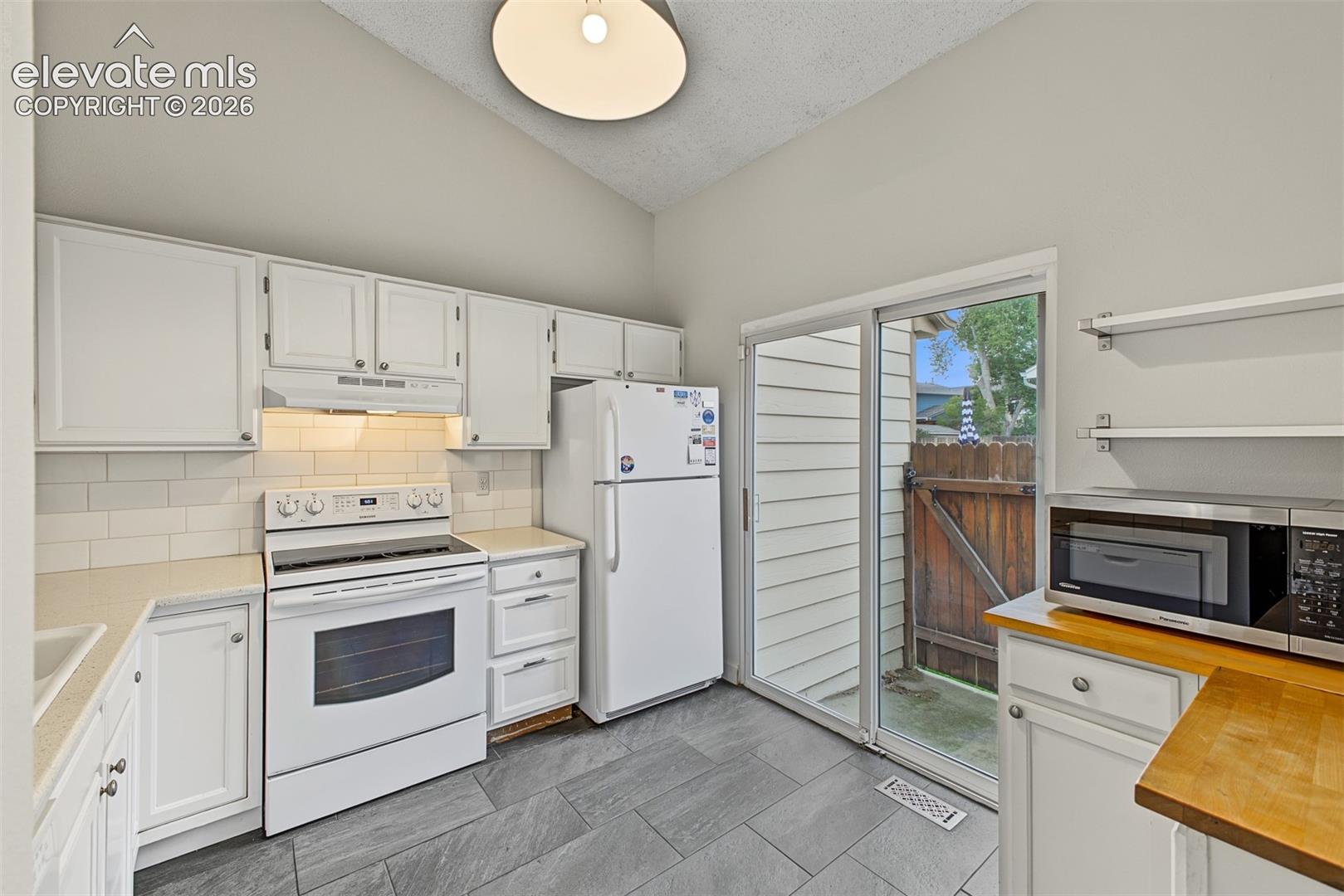 Photo 10 of 8430 Sassafras Drive, Colorado Springs