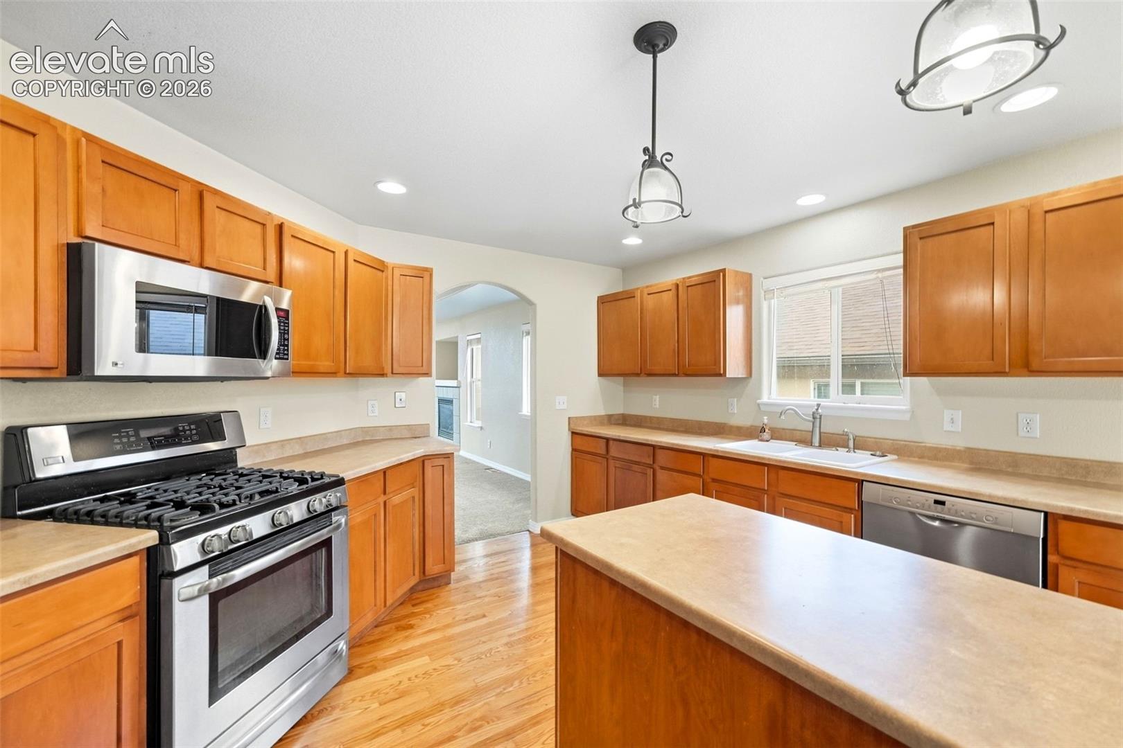 Kitchen includes Gas Oven/Stove!