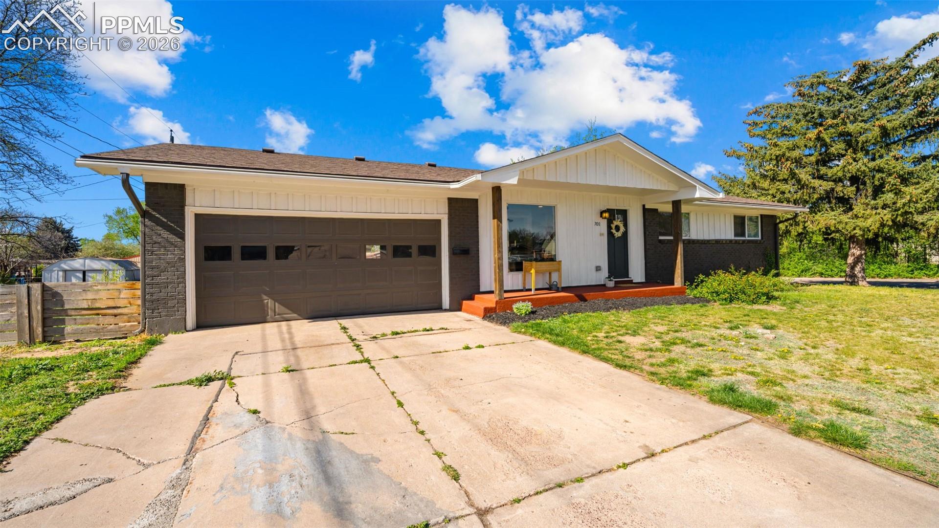 701 Del Brook Dr, Colorado Springs, CO 80911