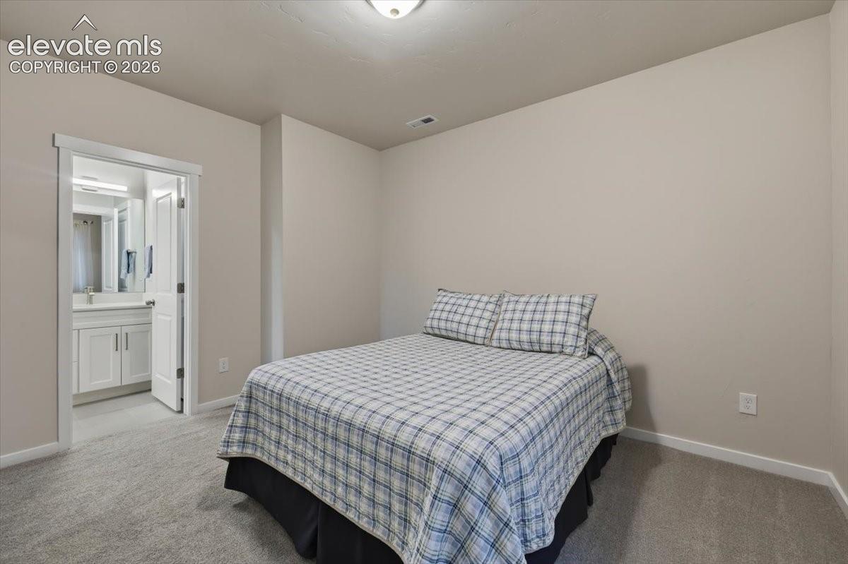 Basement bedroom 5 w/ ensuite