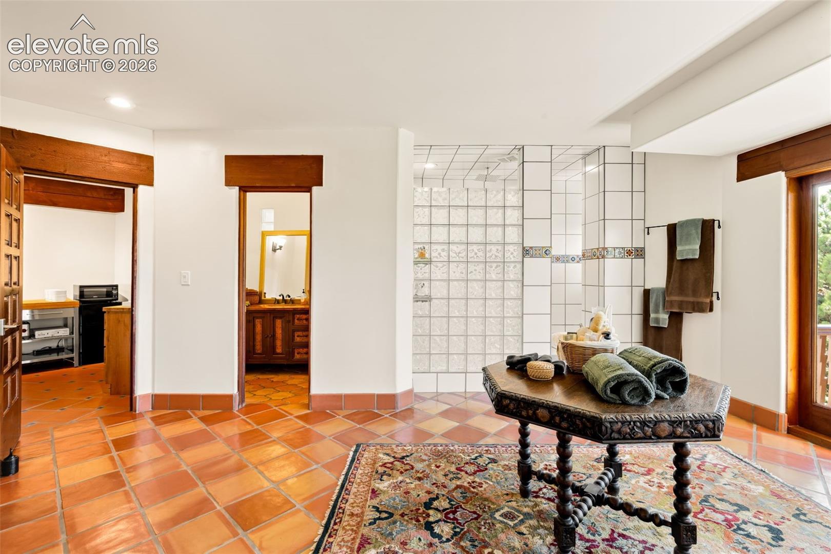 Upper Guest Bath with Laundry 