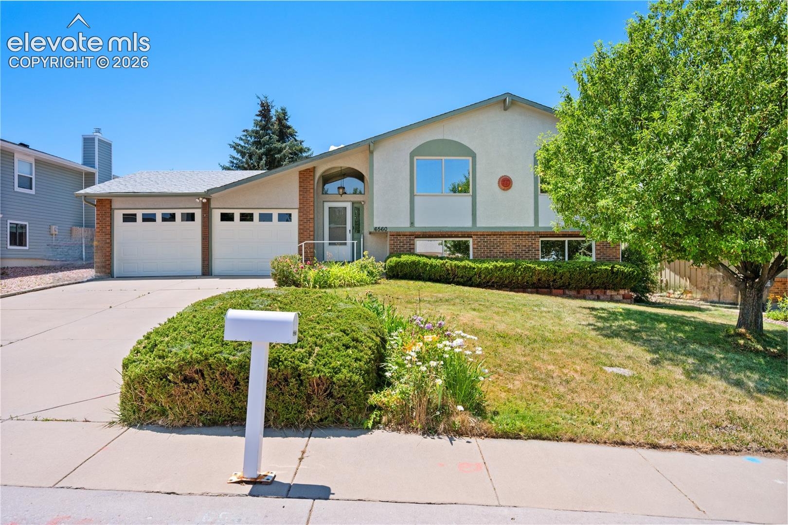 6560 Snowbird Dr, Colorado Springs, CO 80918