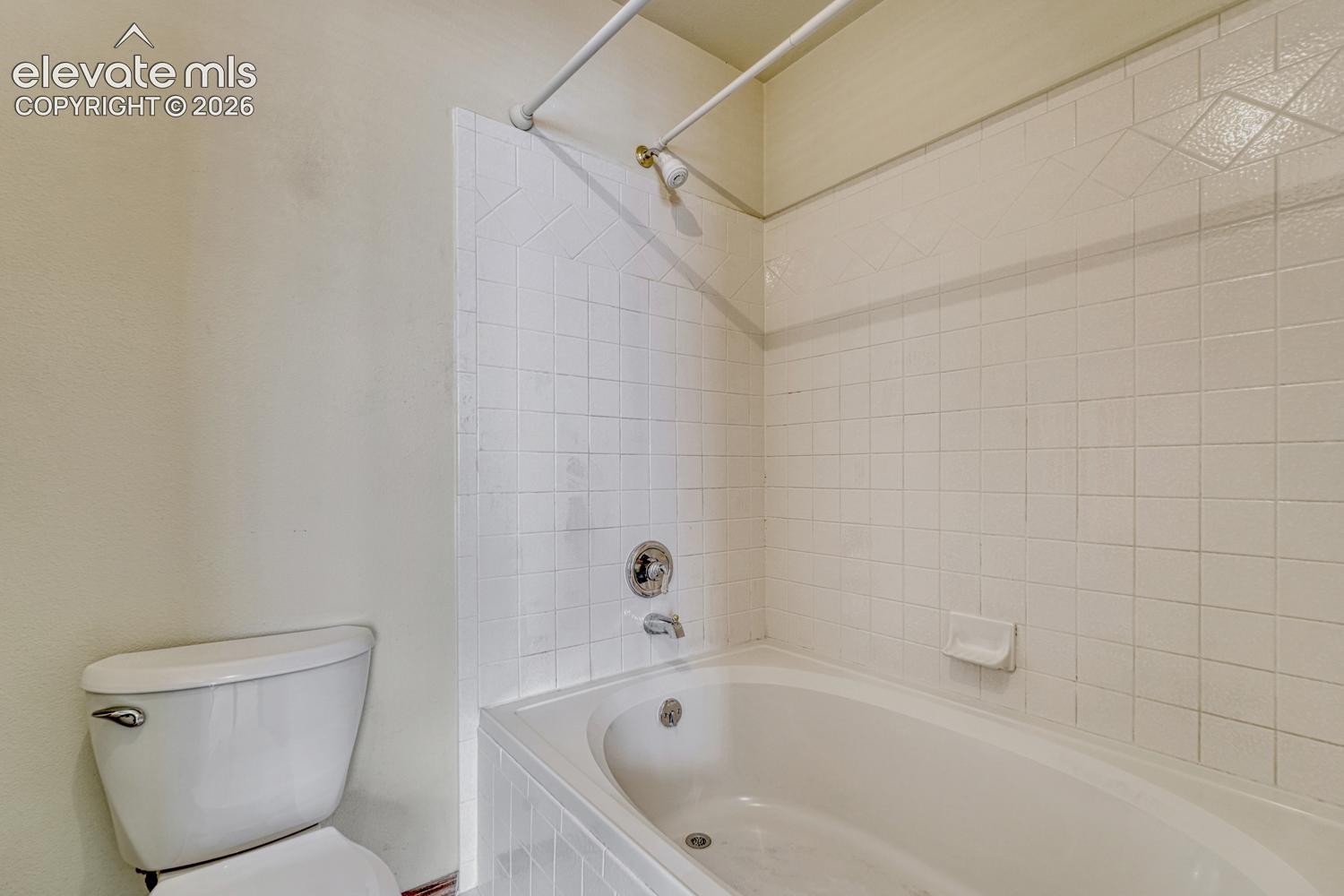 Soaking tub in owner's suite