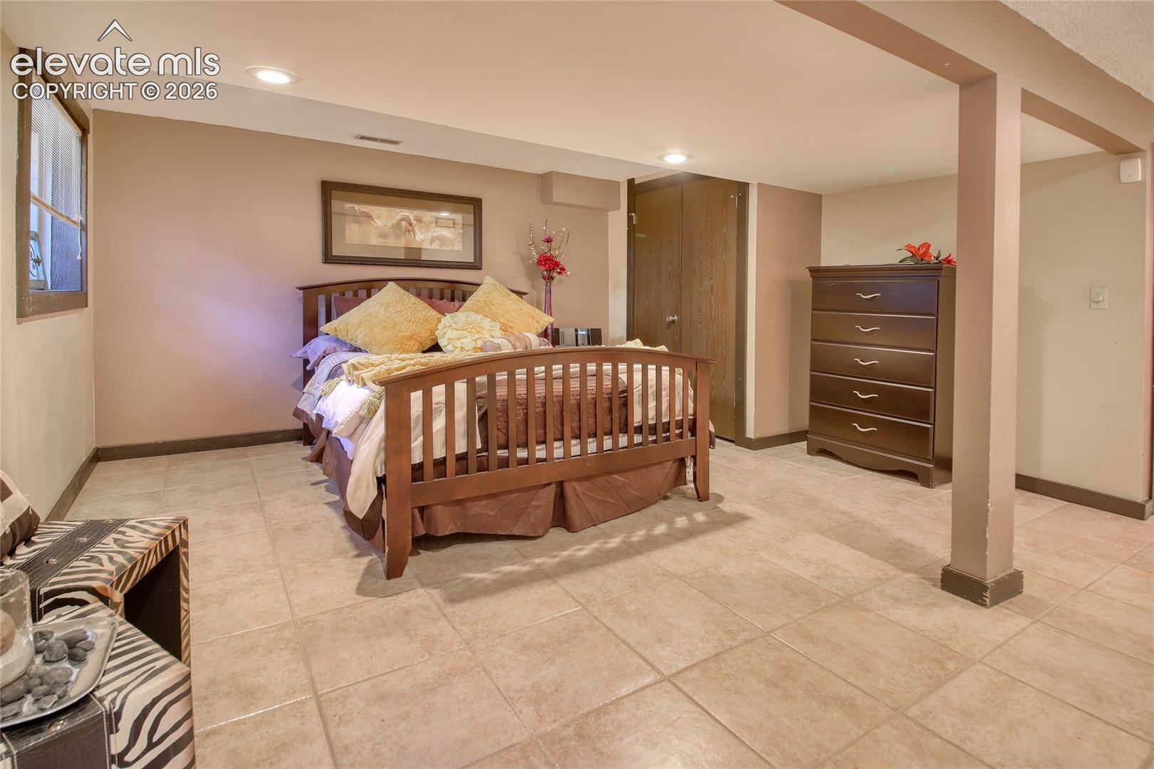 Great guest room area, great for a teen hang out too!