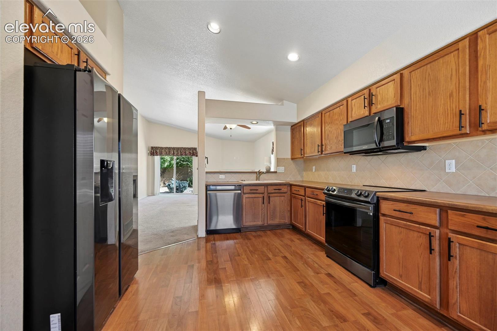 Photo 9 of 7557 Legend Hill Drive, Colorado Springs