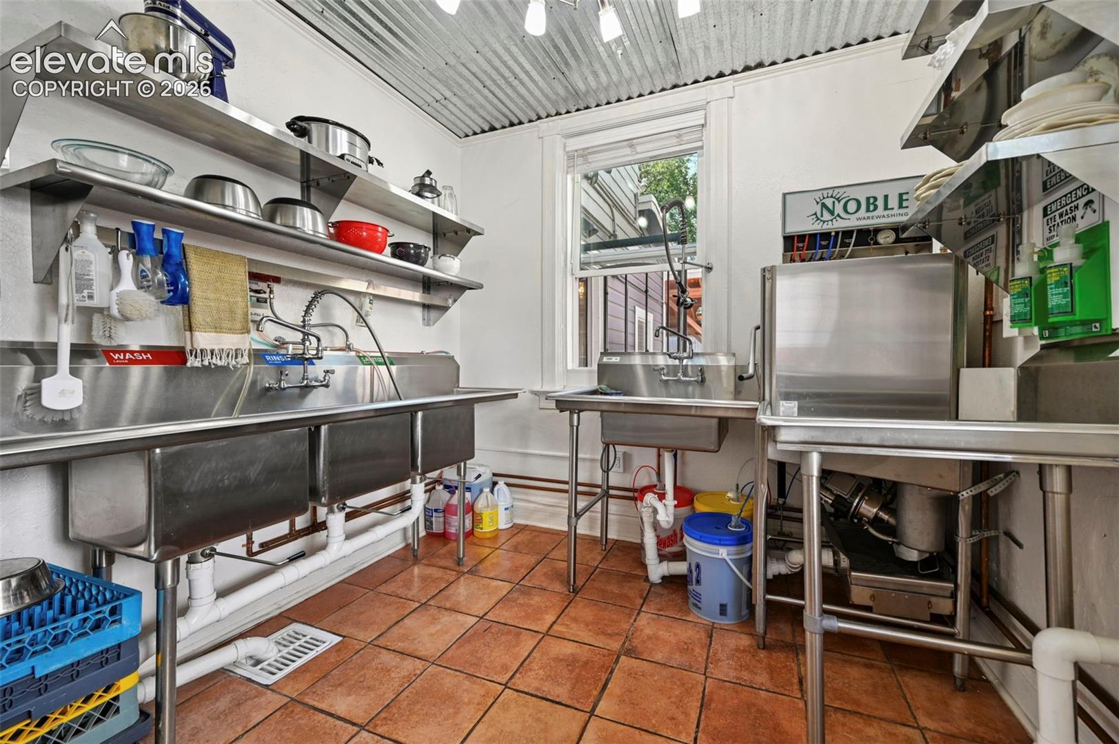 Dishroom