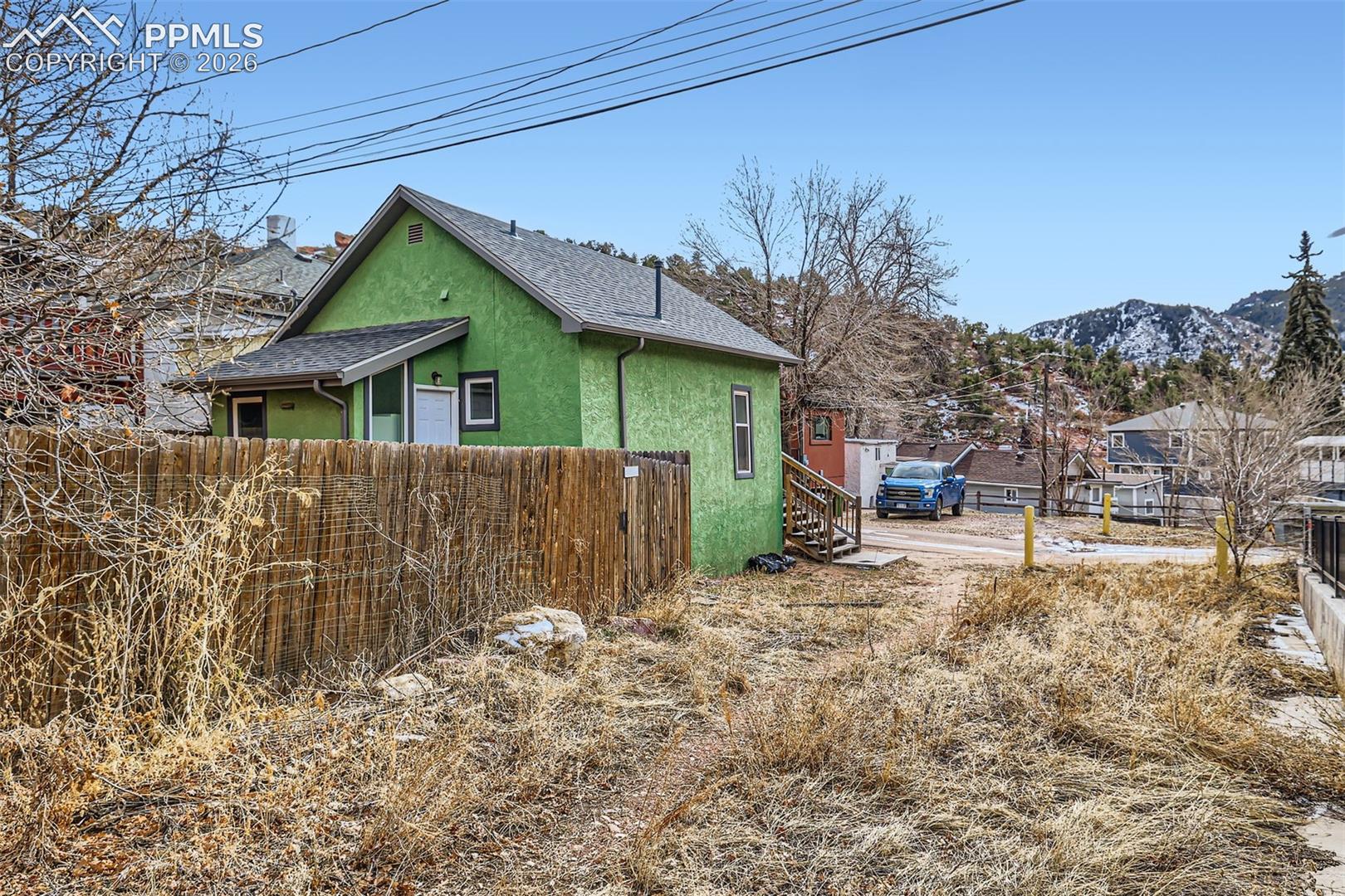 2 Narrows Rd, Manitou Springs, CO 80829