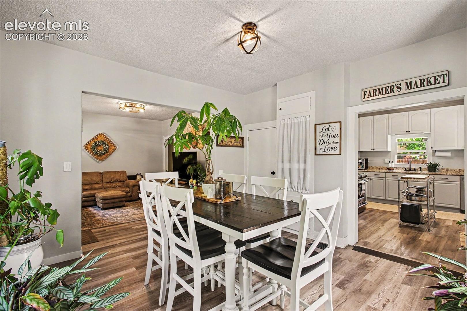 Smooth transition floorplan
