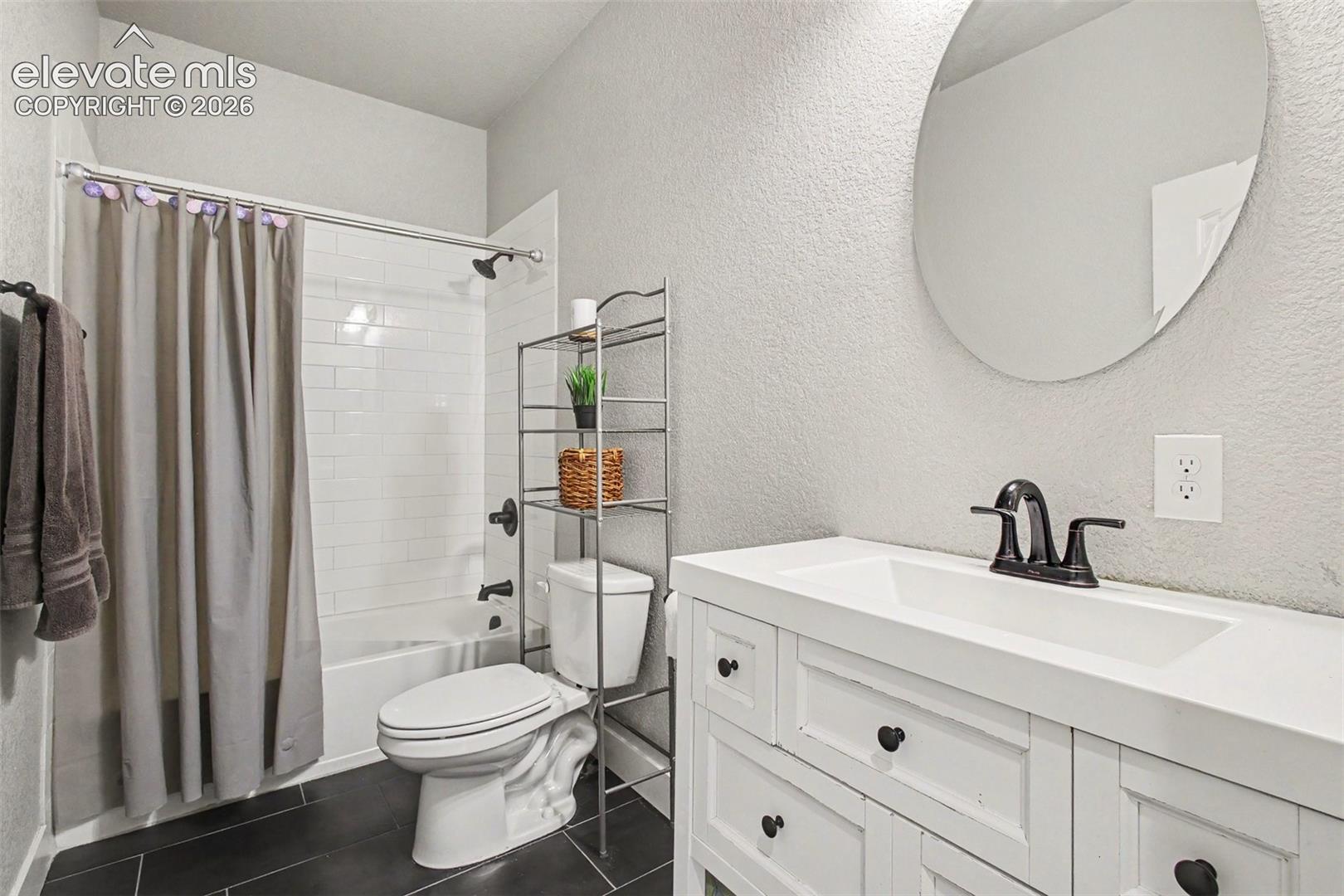 Additional full bathroom on main!