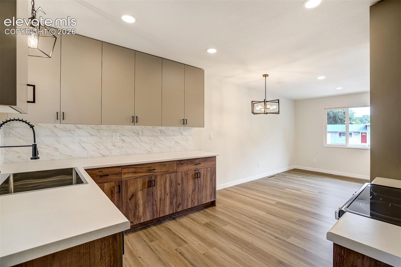 Photo 18 of 806 Querida Drive, Colorado Springs