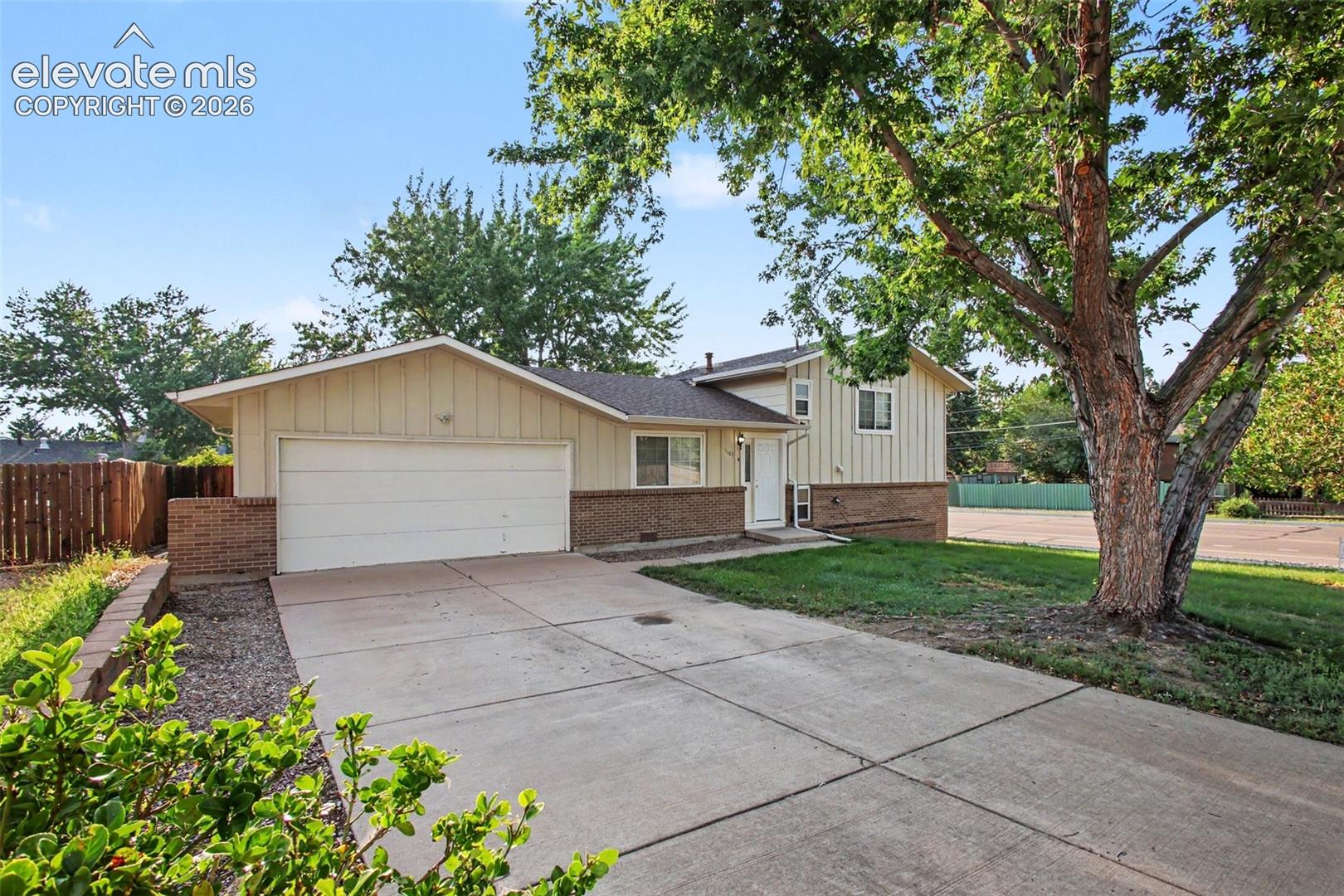 1065 Applewood Dr, Colorado Springs, CO 80907