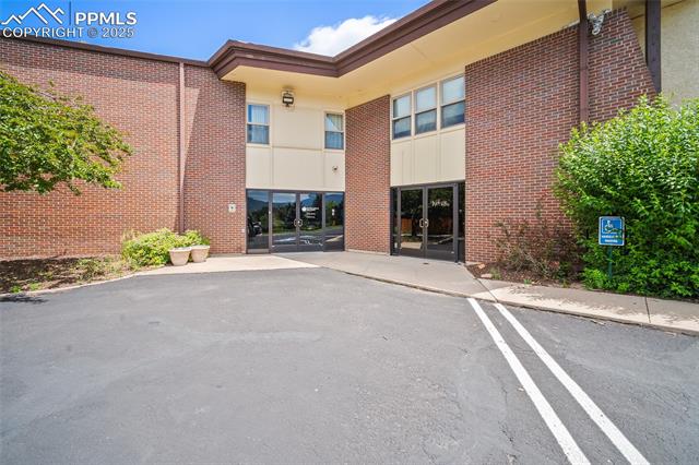 Entrance from parking lot on Fontanero Street