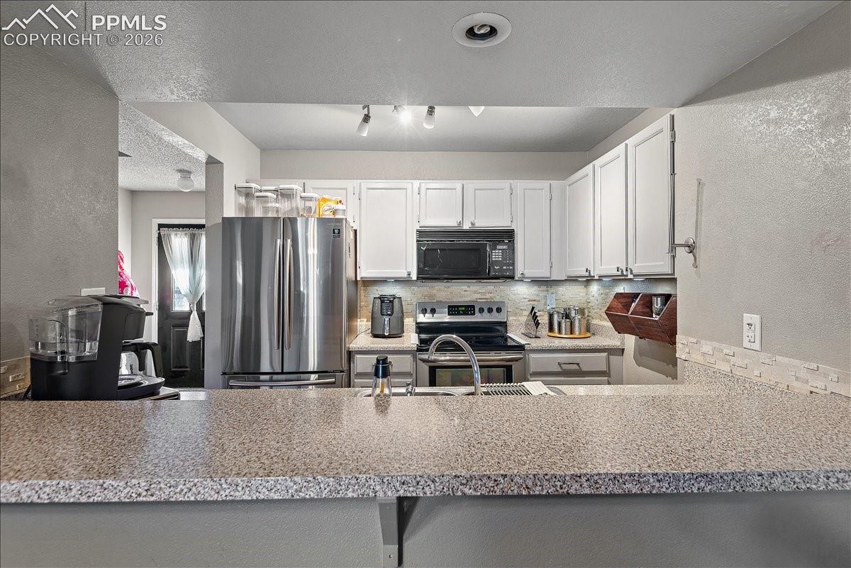 Photo 8 of 4304 Hunting Meadows Circle, Colorado Springs
