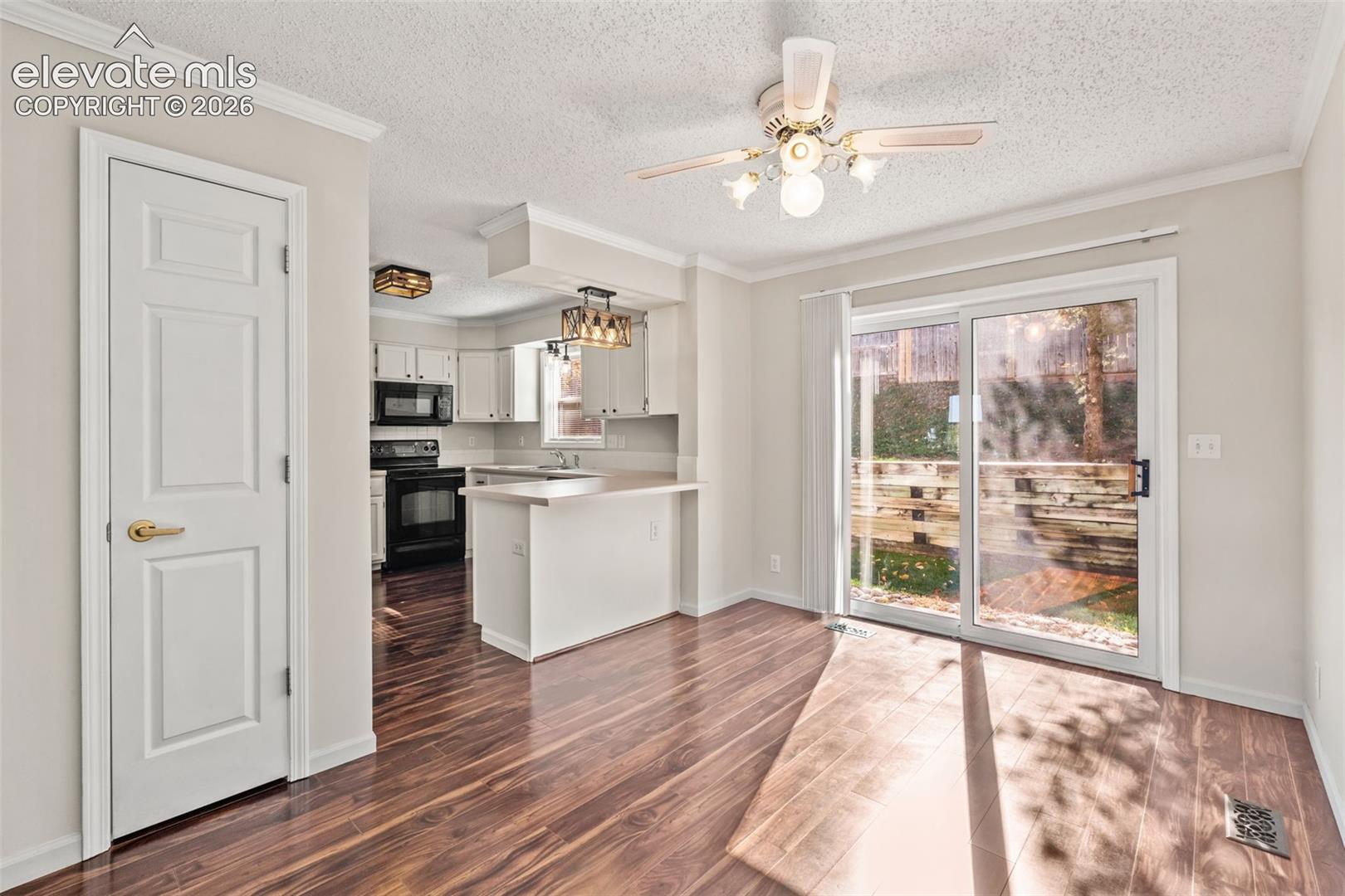 Photo 10 of 3211 Hearthridge Circle, Colorado Springs