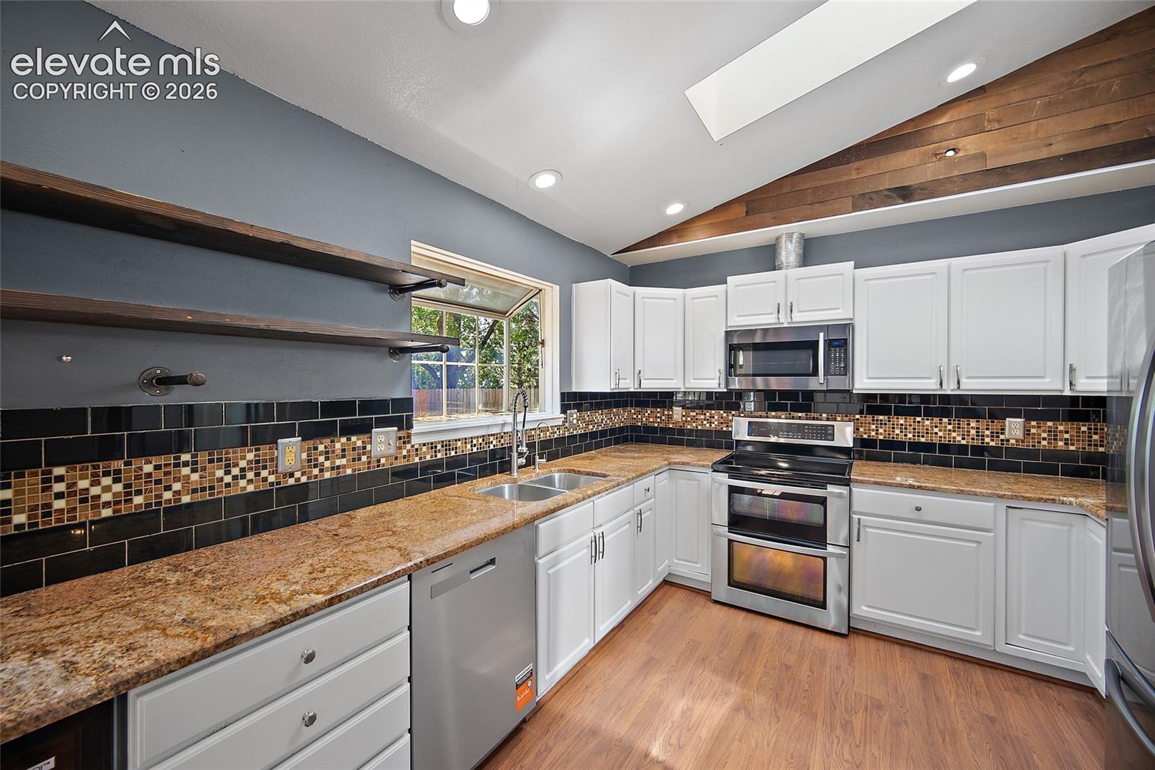 Photo 14 of 11559 Cranston Drive, Peyton