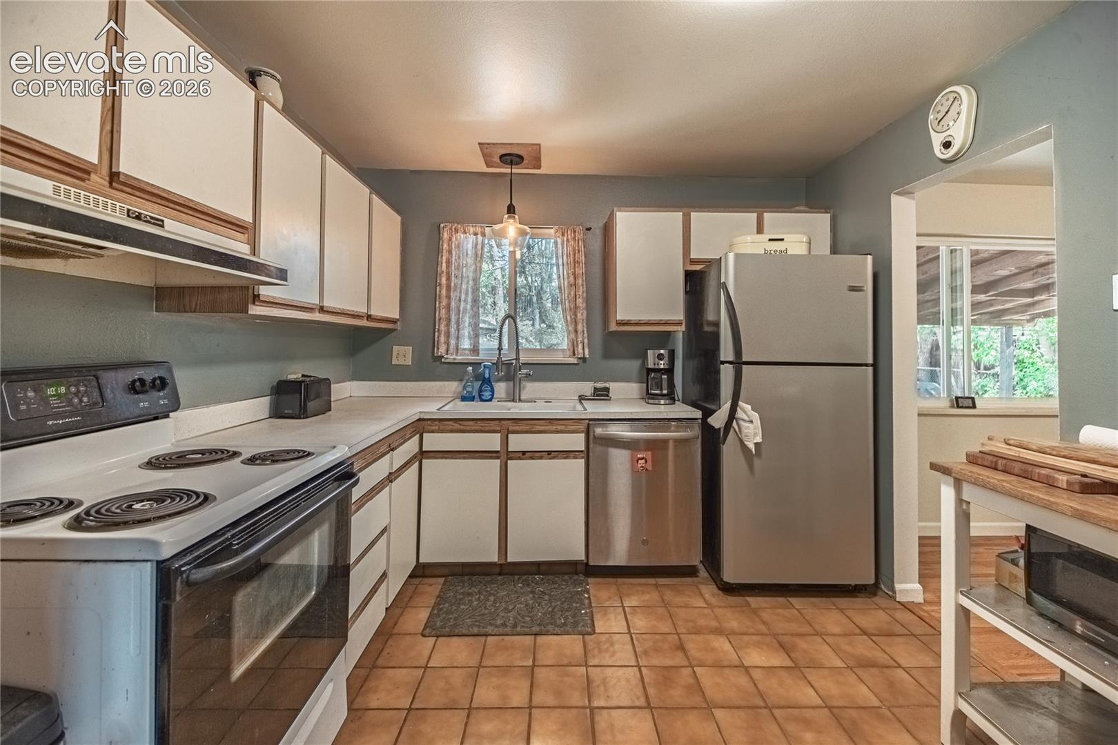 Photo 11 of 2512 E La Salle Street, Colorado Springs