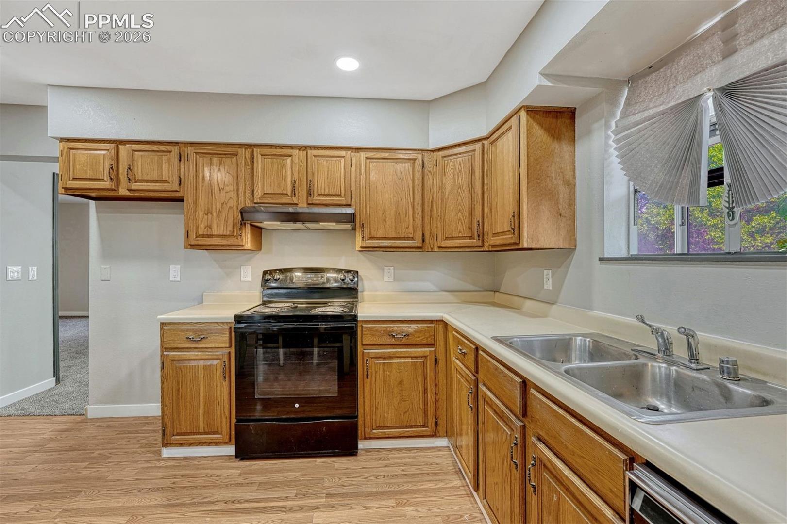 Photo 2 of 929 S Arcadia Street, Colorado Springs