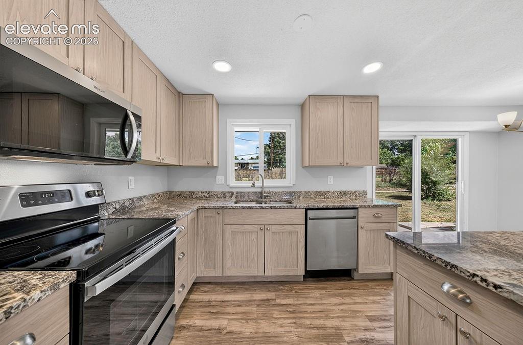 Photo 7 of 320 Cranbrook Circle, Colorado Springs