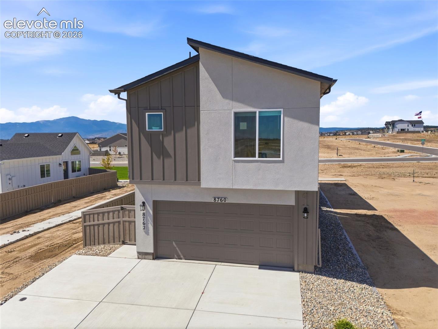 Detached garage