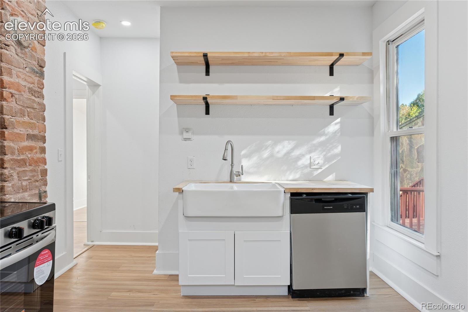 2nd-floor flat kitchen