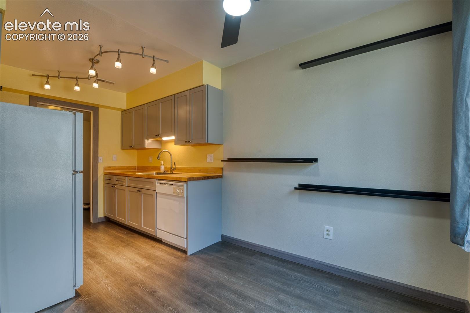 Photo 9 of 2621 Hearthwood Lane, Colorado Springs