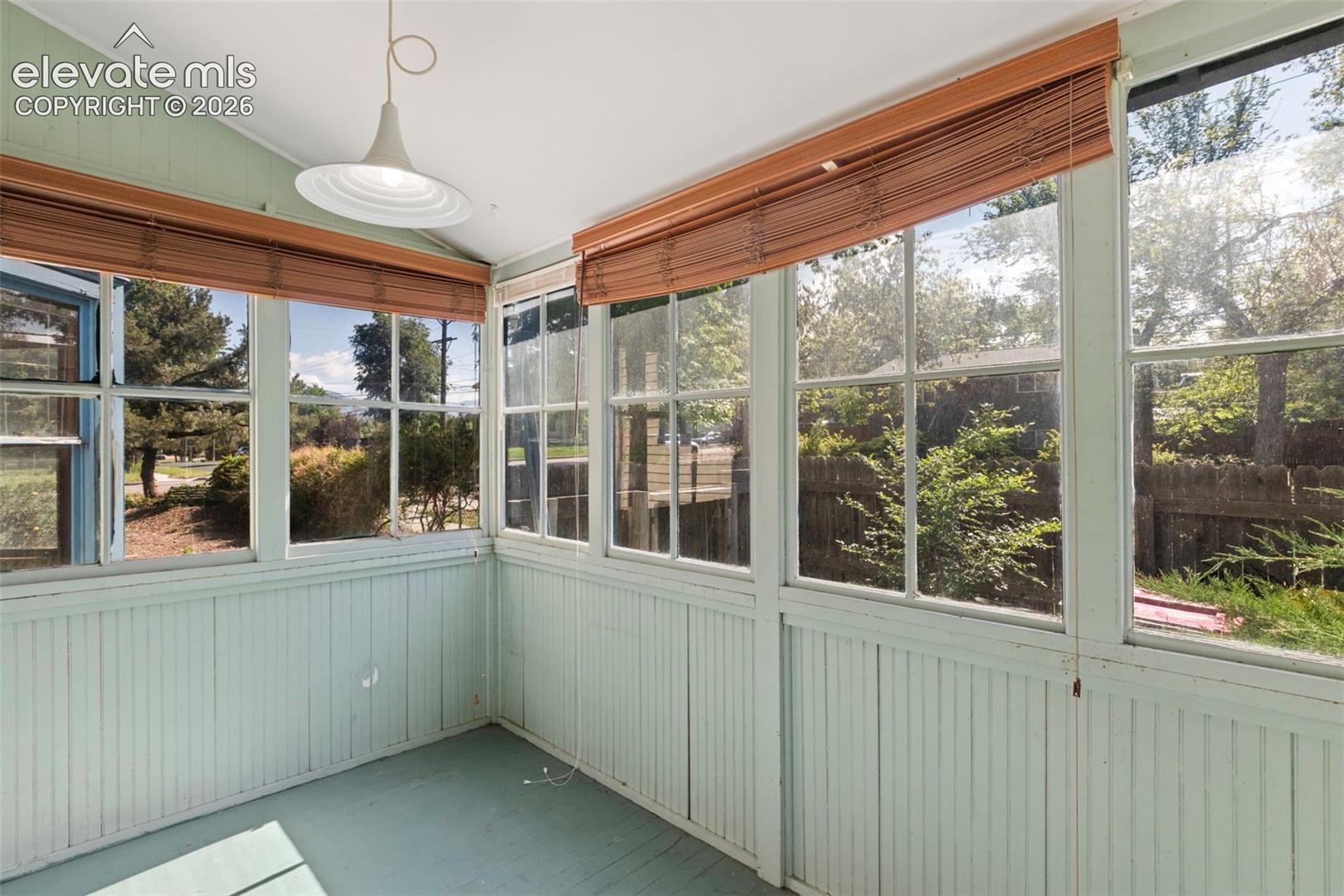 Main unit sunroom