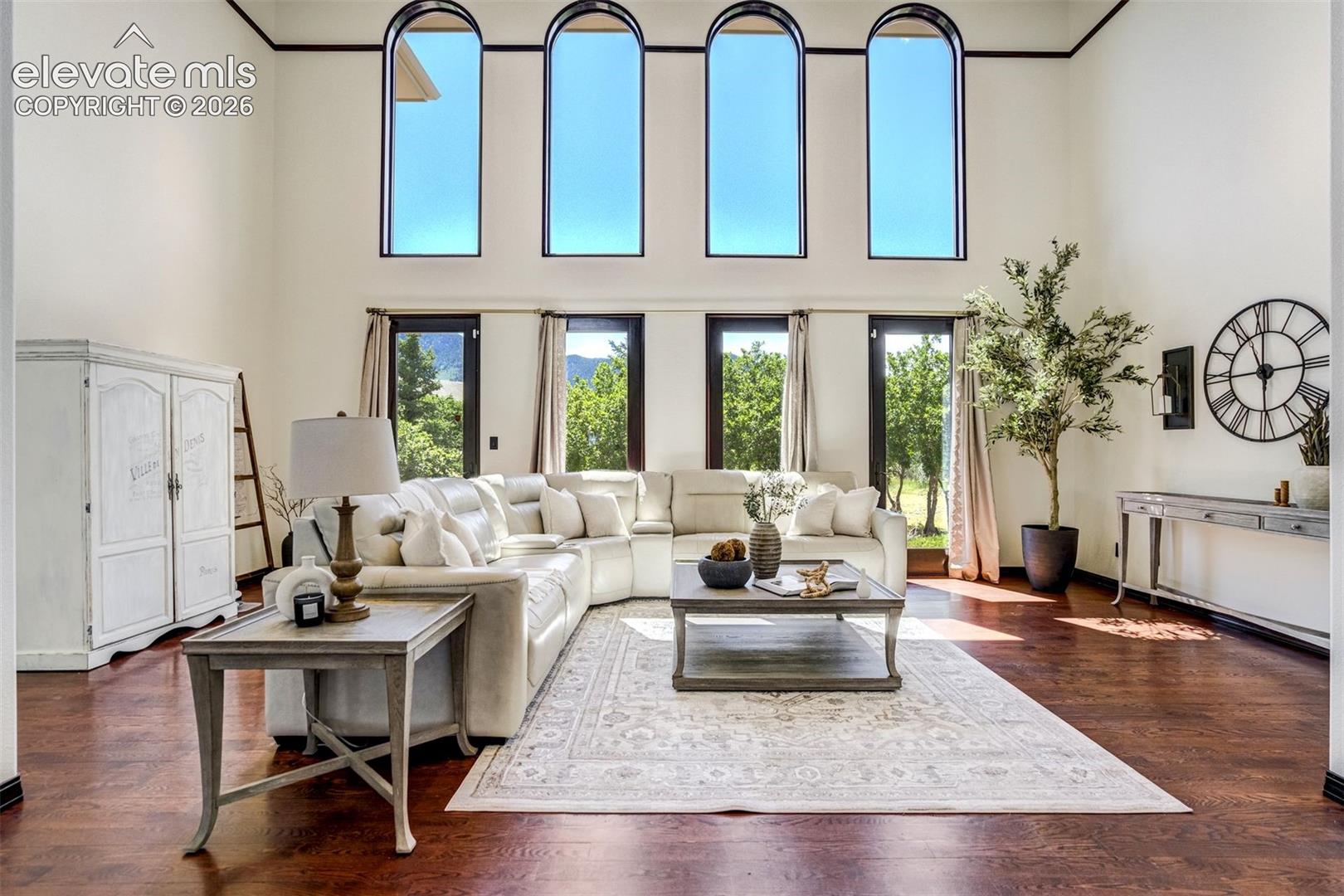 Soaring ceilings, walls of glass, and views that politely steal the conversation.