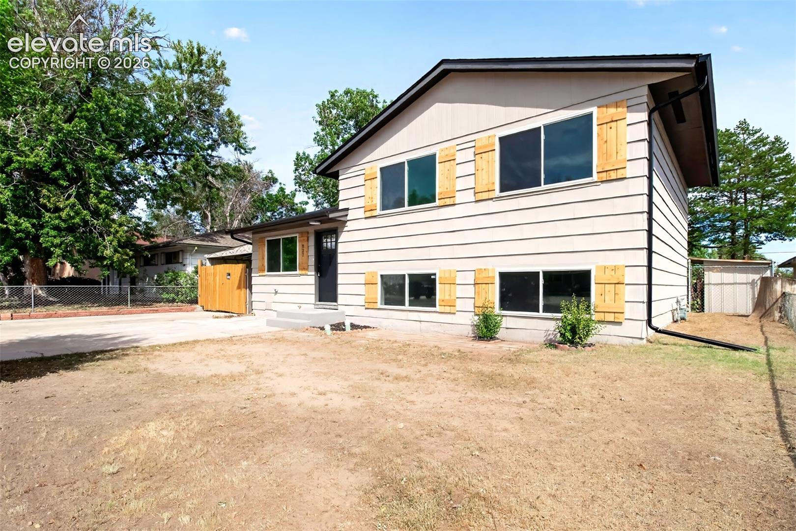 Photo 4 of 827 Bryce Drive, Colorado Springs