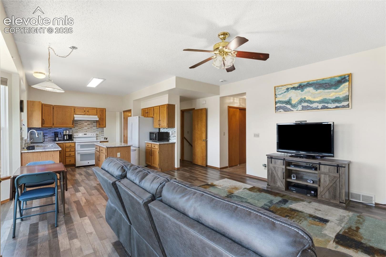 Photo 8 of 1547 Chesham Circle, Colorado Springs