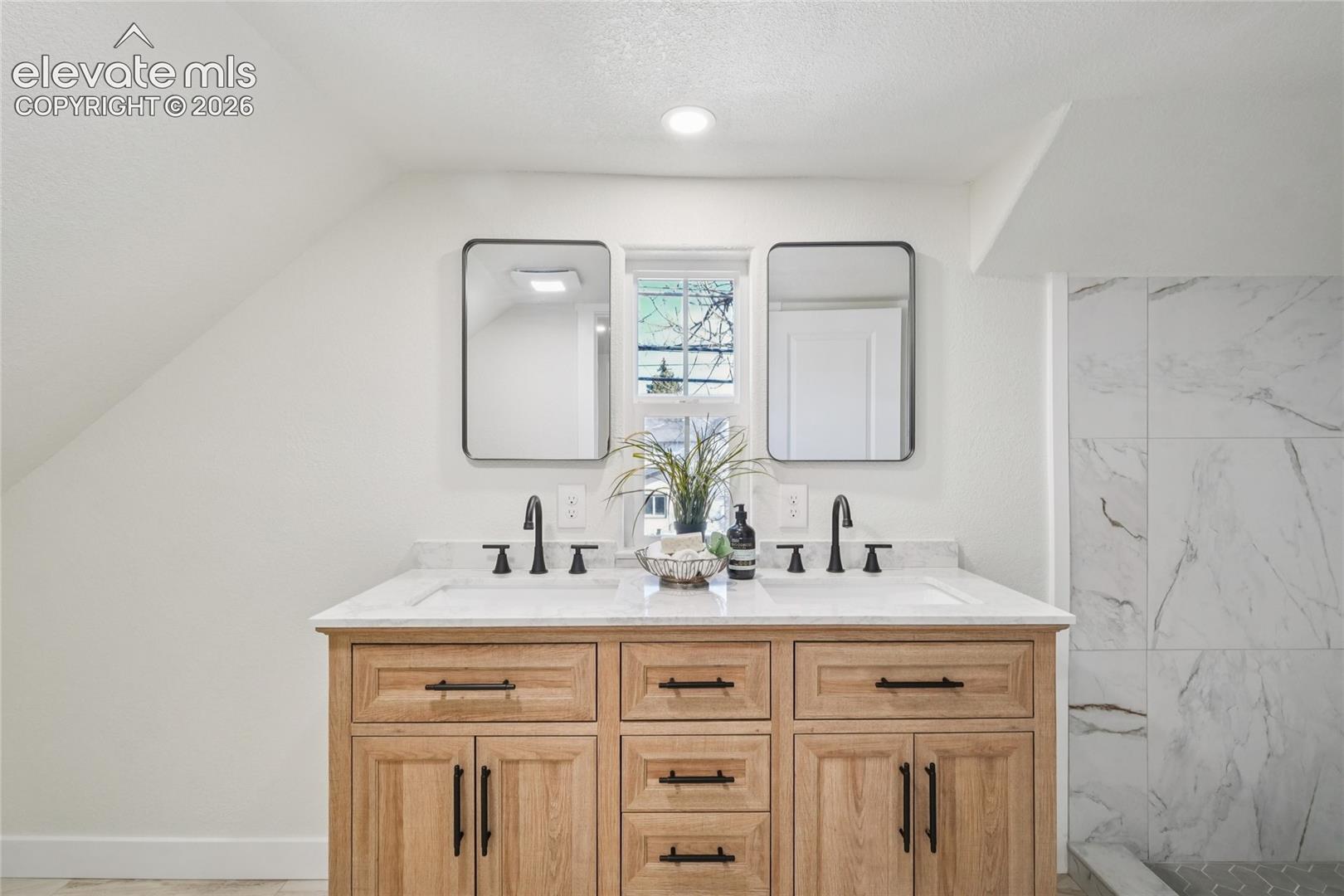 Photo 19 of 415 E Yampa Street, Colorado Springs