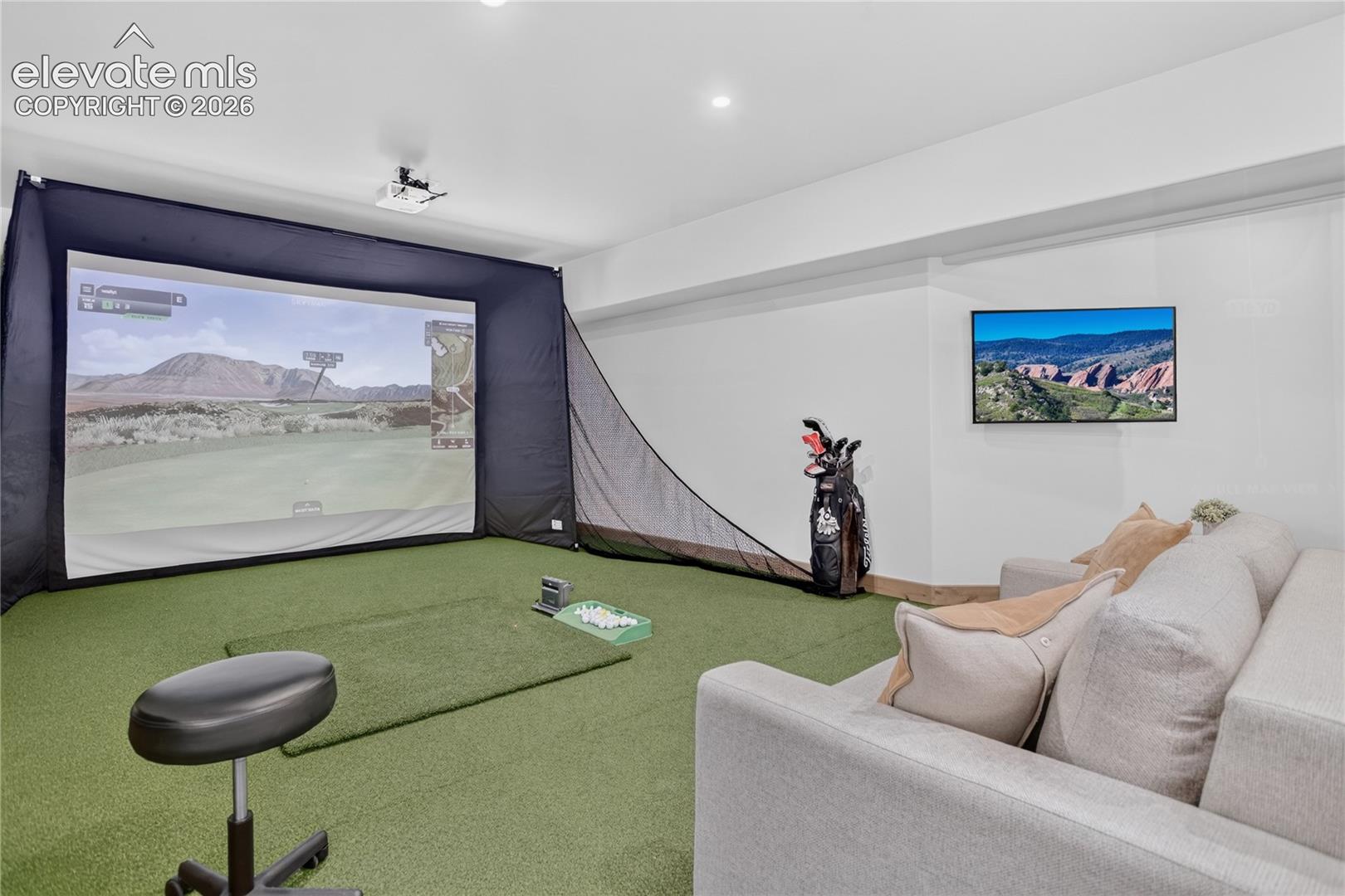 Golf simulator