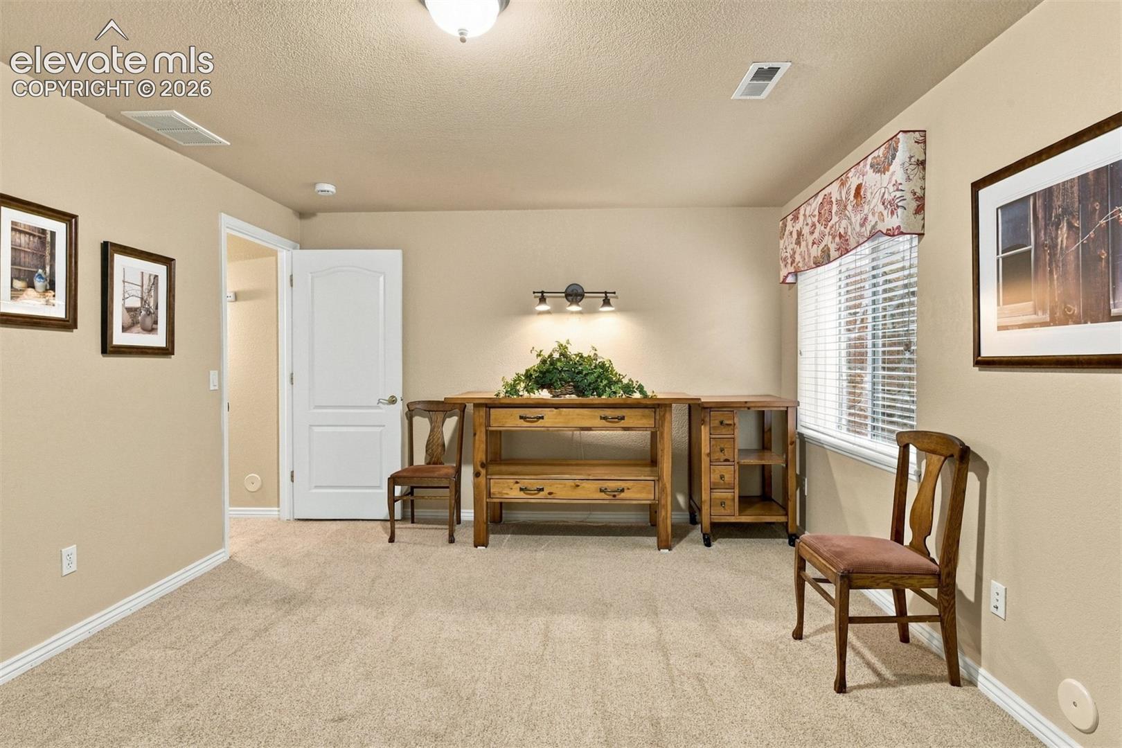 Photo 33 of 1952 London Carriage Grove, Colorado Springs