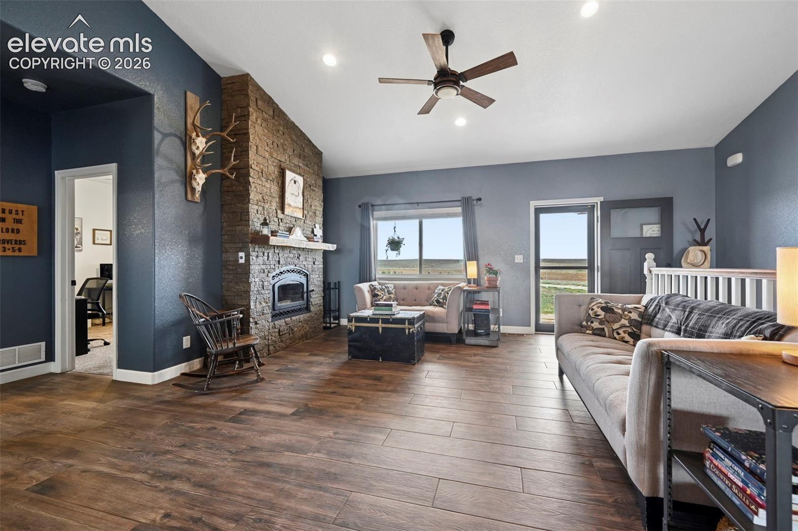 Living Room with cozy fireplace
