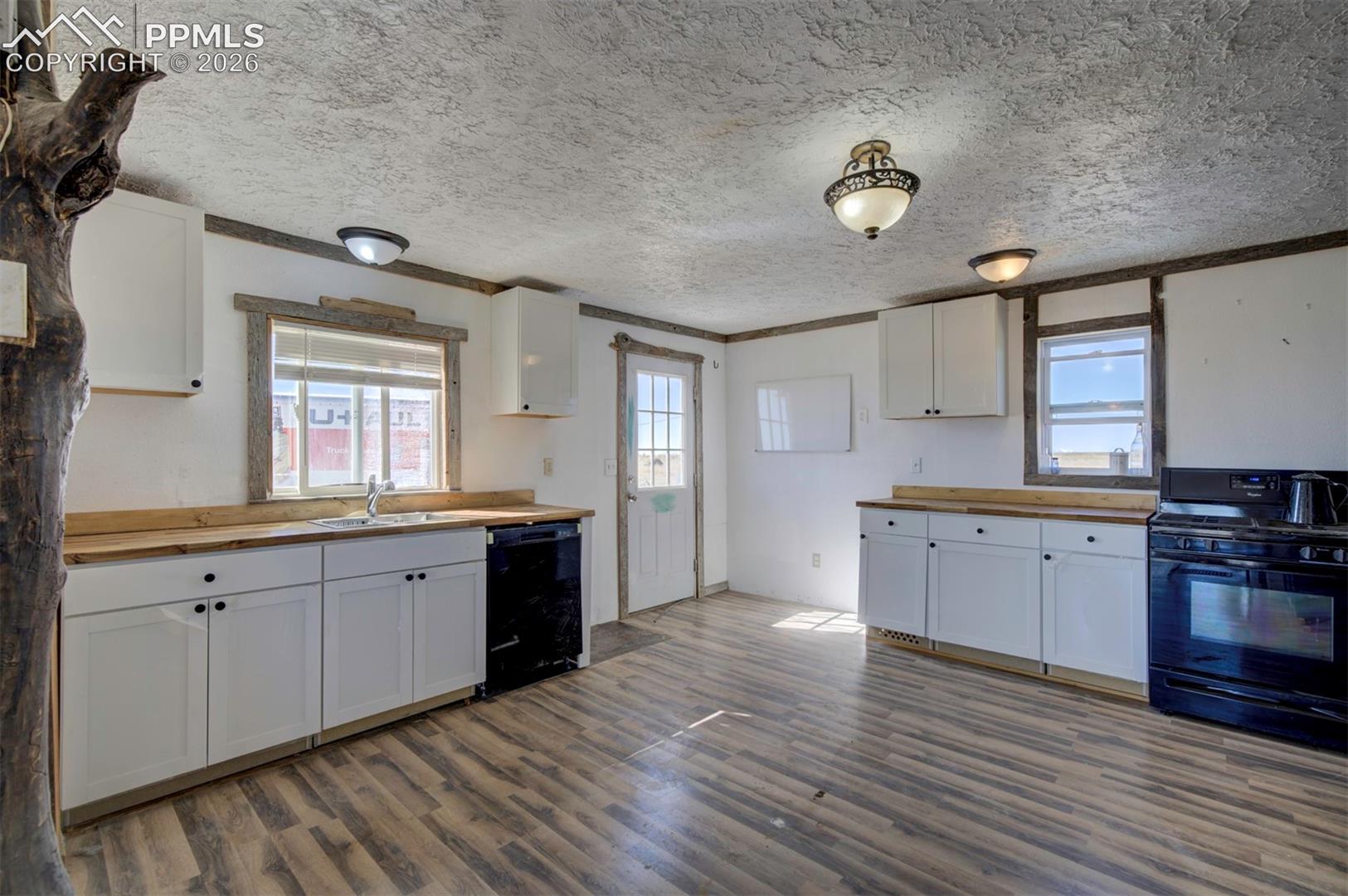 Photo 7 of 10573 County Road 165, Matheson