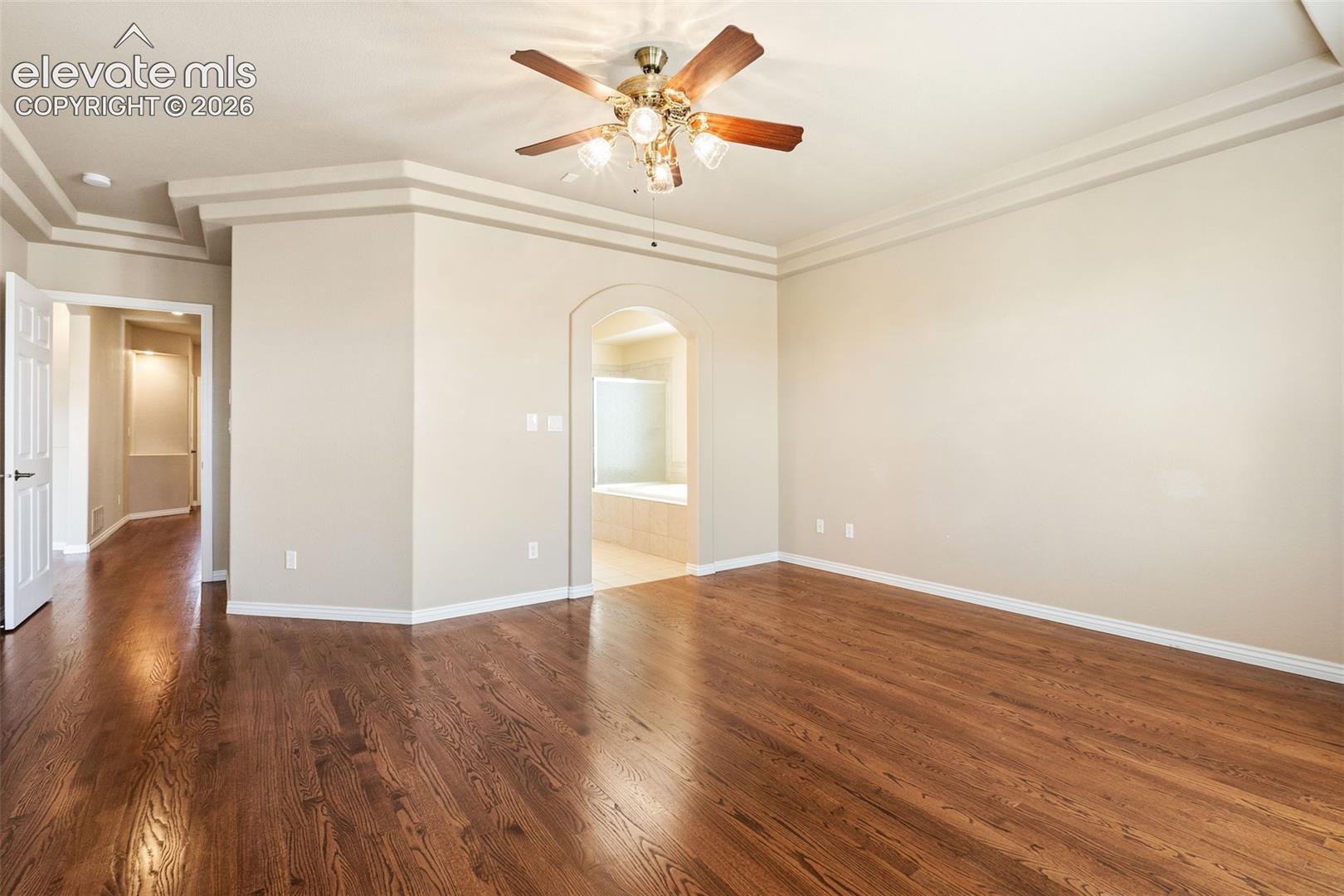 PRIMARY BEDROOM SUITE