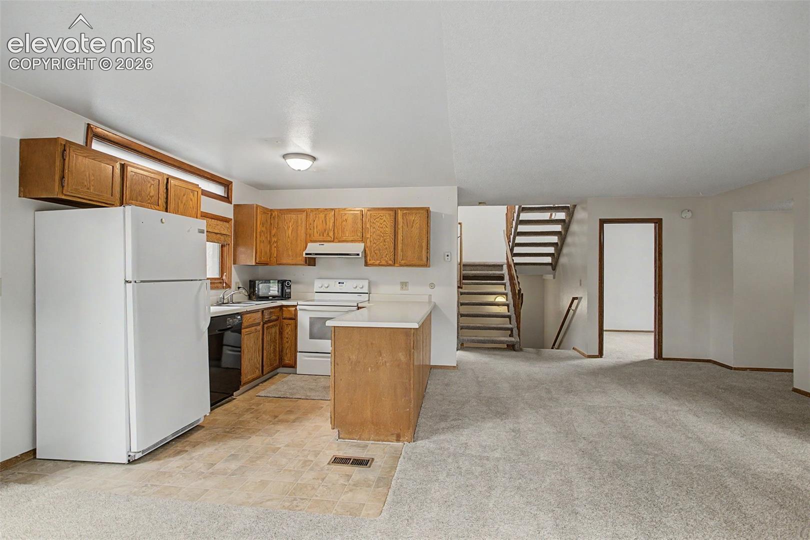 Photo 9 of 869 Pebblewood Drive, Colorado Springs